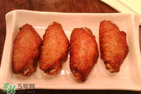 雞翅用熱水焯還是涼水？雞翅焯水冷水下鍋還是熱水？