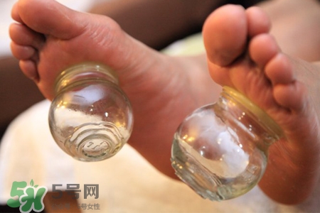 拔罐放血可以祛痘嗎？拔罐放血能治痘痘嗎？