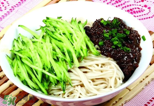 減肥可以吃炸醬面嗎？減肥期間吃炸醬面會胖嗎？