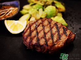 自己煎牛排要多久？牛排煎多久能熟？