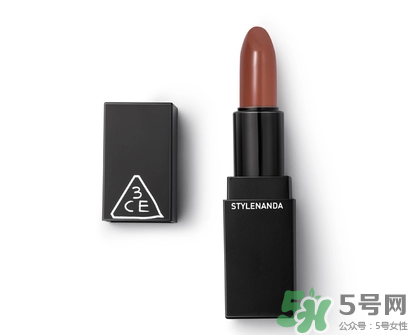 3ce口紅干不干？3ce口紅干嗎