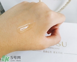 美容液是精華液?jiǎn)?？美容液和精華液的區(qū)別