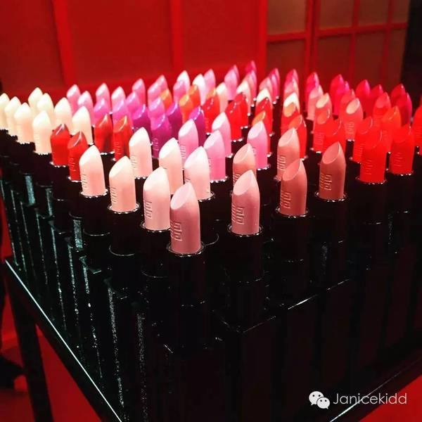 紀梵希2017全新禁忌之吻色號 紀梵希2017年全新禁忌之吻試色 紀梵希2017全新禁忌之吻色號 紀梵希2017年全新禁忌之吻試色