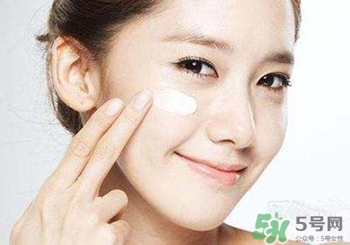 補(bǔ)水霜什么時(shí)候用？補(bǔ)水霜什么時(shí)候用好？