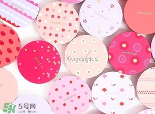 悅詩(shī)風(fēng)吟2017情人節(jié)限量 悅詩(shī)風(fēng)吟2017情人節(jié)粉紅氣墊粉盒價(jià)格 悅詩(shī)風(fēng)吟2017情人節(jié)限量 悅詩(shī)風(fēng)吟2017情人節(jié)粉紅氣墊粉盒價(jià)格