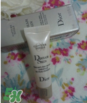 dior迪奧夢幻美肌修顏乳怎么用？迪奧修顏乳怎么用