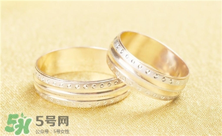 對戒戴左手還是右手?對戒和鉆戒一起怎么戴? 對戒戴左手還是右手?對戒和鉆戒一起怎么戴?