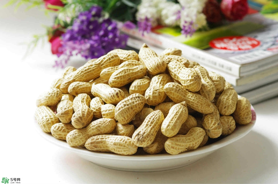 冬天吃花生好嗎？冬天吃花生會上火嗎？