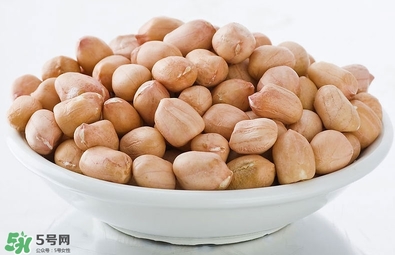冬天吃花生好嗎？冬天吃花生會上火嗎？