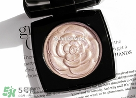 香奈兒2017高光色號(hào)試色 香奈兒山茶花高光試色圖 香奈兒2017高光色號(hào)試色 香奈兒山茶花高光試色圖