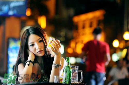 喝酒對(duì)皮膚好嗎？喝酒對(duì)皮膚有什么壞處？