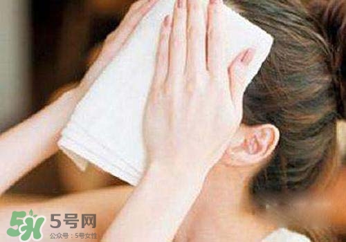 熱毛巾敷臉能祛痘嗎？長(zhǎng)痘怎么用熱毛巾敷臉？