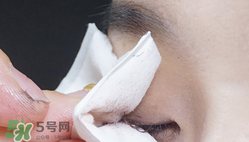 眼唇卸妝液怎么用？眼唇卸妝液使用方法
