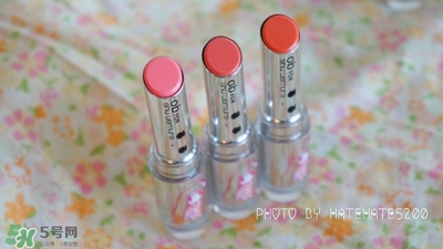 植村秀柔霧唇膏色號(hào)試色 植村秀無(wú)色限柔霧唇膏試色圖