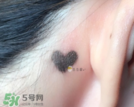 花娜小姐眼線膠筆顏色色號 花娜小姐眼線膠筆試色 花娜小姐眼線膠筆顏色色號 花娜小姐眼線膠筆試色