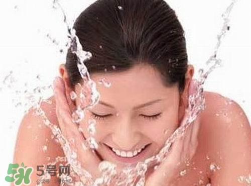 用白醋洗臉能祛斑嗎？白醋洗臉祛斑作用大嗎