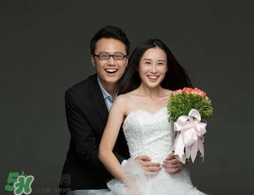 拍婚紗照可以戴眼鏡嗎？拍婚紗照戴眼鏡好不好？