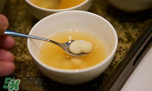 湯圓可以放蜂蜜嗎?湯圓放蜂蜜怎么吃 湯圓可以放蜂蜜嗎?湯圓放蜂蜜怎么吃