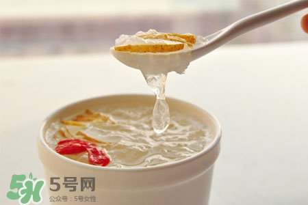 吃燕窩可以吃蘿卜嗎？燕窩能和白蘿卜同吃嗎？