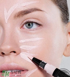 遮瑕液和粉底液哪個(gè)先用？遮瑕液和粉底液順序