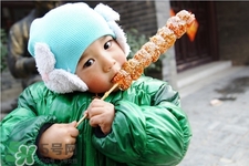 糖葫蘆外面的紙是什么？糯米紙為何不粘糖葫蘆？