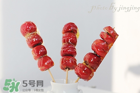 冰糖葫蘆的紙能吃嗎？冰糖葫蘆外面的膜能吃嗎？