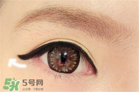 淚眼妝怎么畫(huà)?2017情人節(jié)妝容推薦