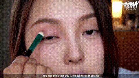 淚眼妝怎么畫(huà)?2017情人節(jié)妝容推薦