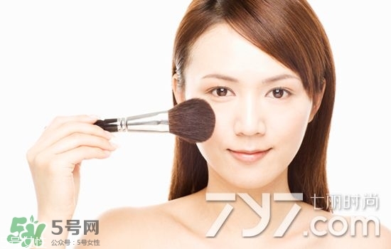 修容膏和修容粉哪個(gè)好用？新手用修容粉好還是膏好？