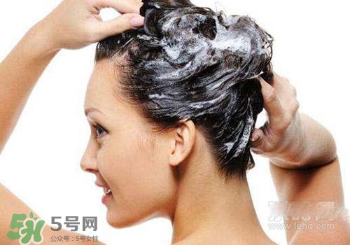 染發(fā)前可以洗頭嗎？染發(fā)前洗頭好還是不洗頭好？