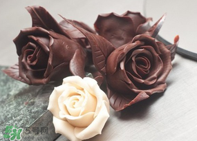 巧克力融化了還能吃嗎？巧克力化了之后再結(jié)塊能吃嗎？