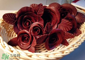 巧克力融化了還能吃嗎？巧克力化了之后再結(jié)塊能吃嗎？