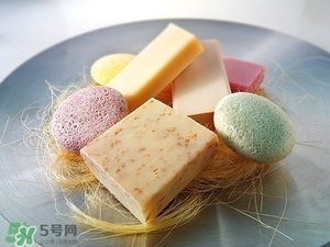 手工皂洗臉好嗎？手工皂和洗面奶哪個(gè)好？