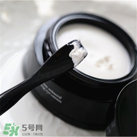 Armani阿瑪尼眼霜多少錢?阿瑪尼眼霜專柜價(jià)格 Armani阿瑪尼眼霜多少錢?阿瑪尼眼霜專柜價(jià)格