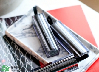 tom ford和紀(jì)梵希哪個好？tom ford口紅和紀(jì)梵希哪個好用？