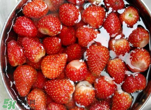 草莓可以用熱水泡嗎？草莓可以用開水燙泡著吃嗎？