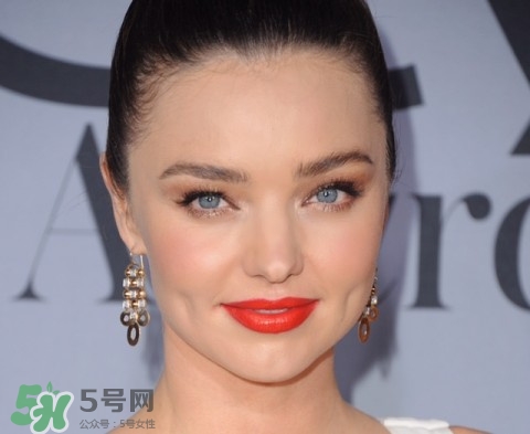 tom ford和charlotte tilbury哪個(gè)好？tf口紅和ct口紅哪個(gè)好？