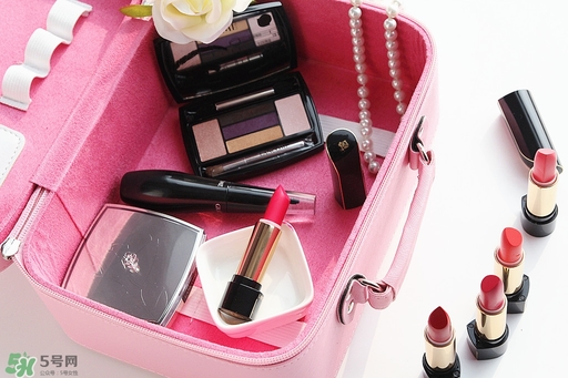 蘭蔻菁純唇膏怎么打開？蘭蔻口紅蓋子怎么打開？