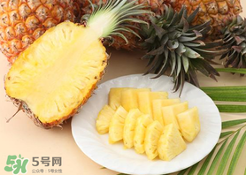 鳳梨吃之前用鹽水泡嗎？鳳梨為什么要用鹽水泡？