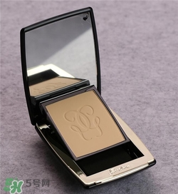 嬌蘭金鉆粉餅好用嗎？嬌蘭金鉆粉餅怎么樣？