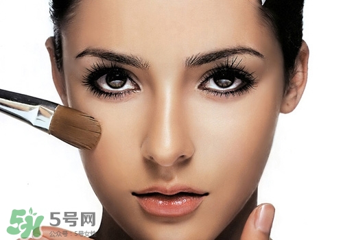 粉底液浮粉怎么辦？粉底液浮粉起皮怎么辦？