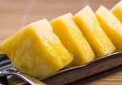 鳳梨吃之前用鹽水泡嗎？鳳梨為什么要用鹽水泡？