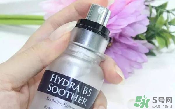 ahc神仙水和b5水區(qū)別 ahc神仙水和ahc b5玻尿酸精華哪個好？