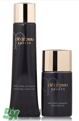 隔離霜浮粉嗎？用隔離霜浮粉怎么辦？