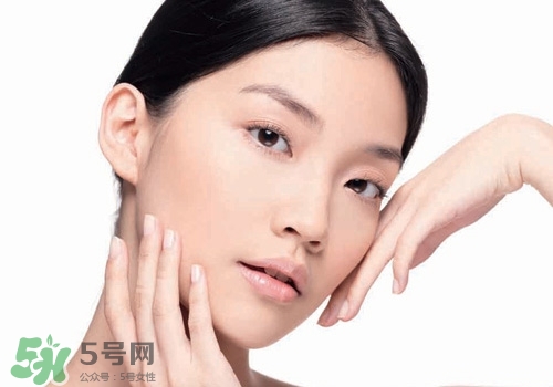 粉底液浮粉怎么辦？粉底液浮粉起皮怎么辦？