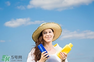 物理防曬霜要卸妝嗎?物理防曬霜和化學(xué)防曬霜區(qū)別 物理防曬霜要卸妝嗎?物理防曬霜和化學(xué)防曬霜區(qū)別