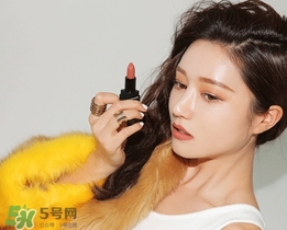 豆沙色和珊瑚色的區(qū)別 豆沙色珊瑚色哪個(gè)好看？