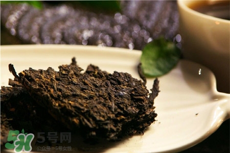 如何用紫砂壺泡茶？怎樣用紫砂壺泡茶？