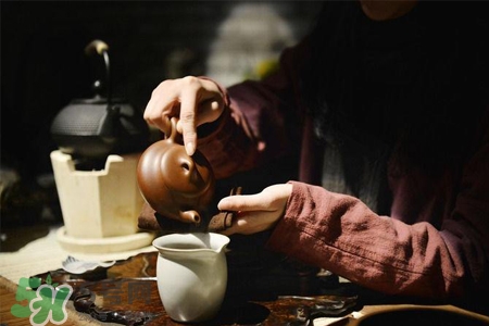 紫砂壺怎么養(yǎng)？紫砂壺怎么養(yǎng)才亮？