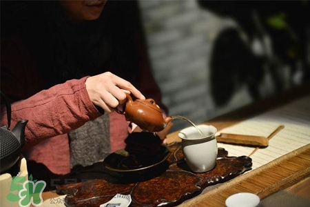 紫砂壺怎么養(yǎng)包漿最快？如何養(yǎng)壺使包漿更漂亮？